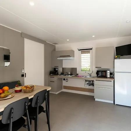 4p 2bdrms Aircon Vendres