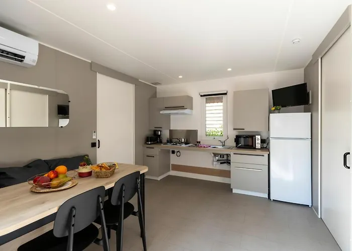 4p 2bdrms Aircon Vendres